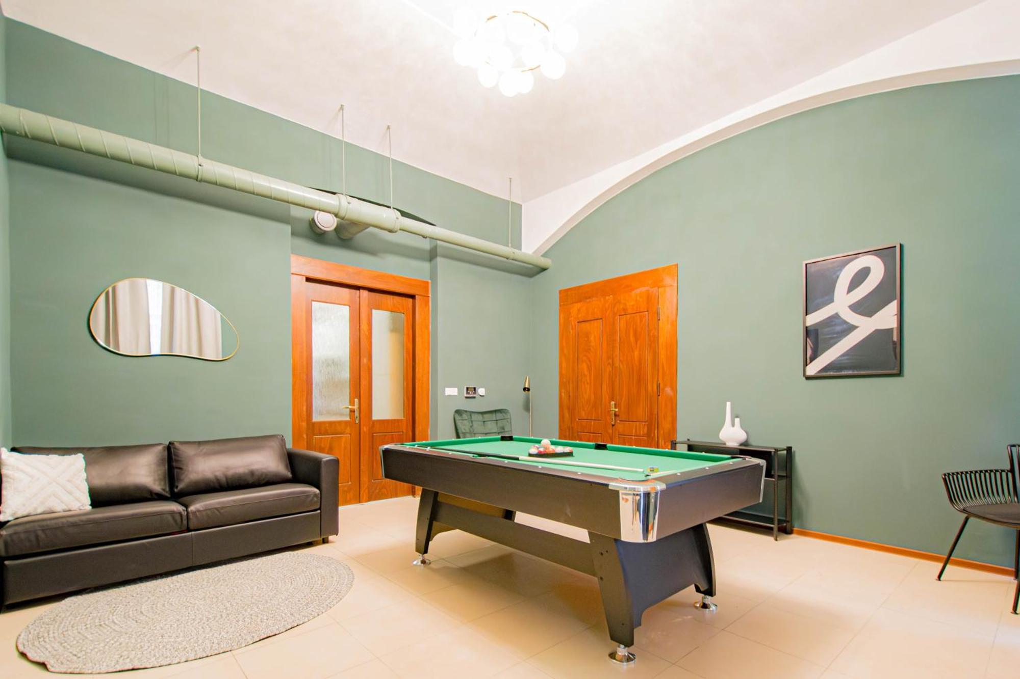 Magnificent With Sauna And Billiards Prag